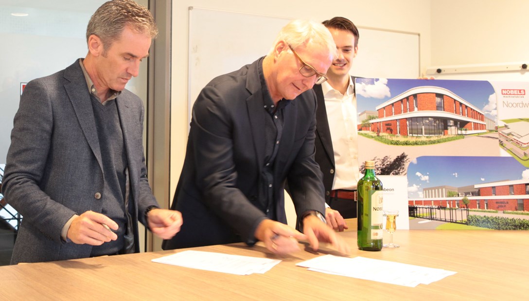 Ondertekening overeenkomst nieuwbouw bedrijfsruimten Nobels agro jano javo Noordwijkerhout