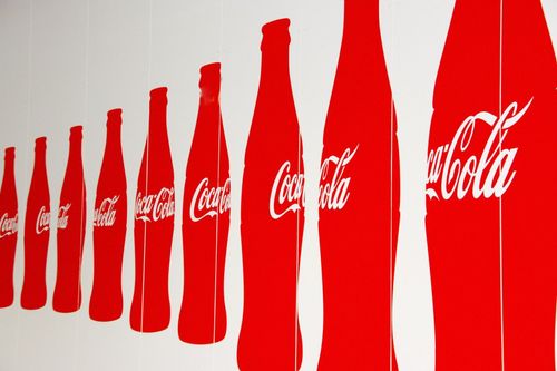 Nieuwe hal Coca Cola achterwand