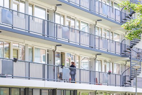 ballustrade exterieur portiekwoning Alphons Ariënsstraat Schiedam Woonplus