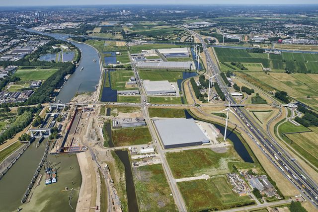 Hoogwaardig en duurzaam distributiecentrum direct aan de A27