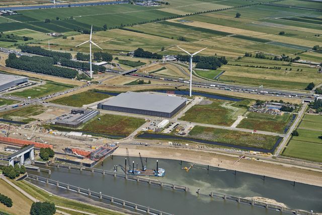 Hoogwaardig en duurzaam distributiecentrum direct aan de A27